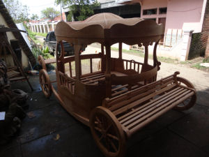 Cinderella Inspired Carriage Bed Design